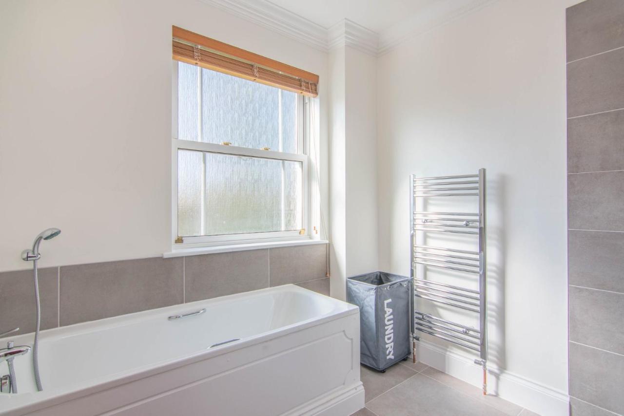 Jubilee Mansions 5* Retreat Peterborough Exterior photo