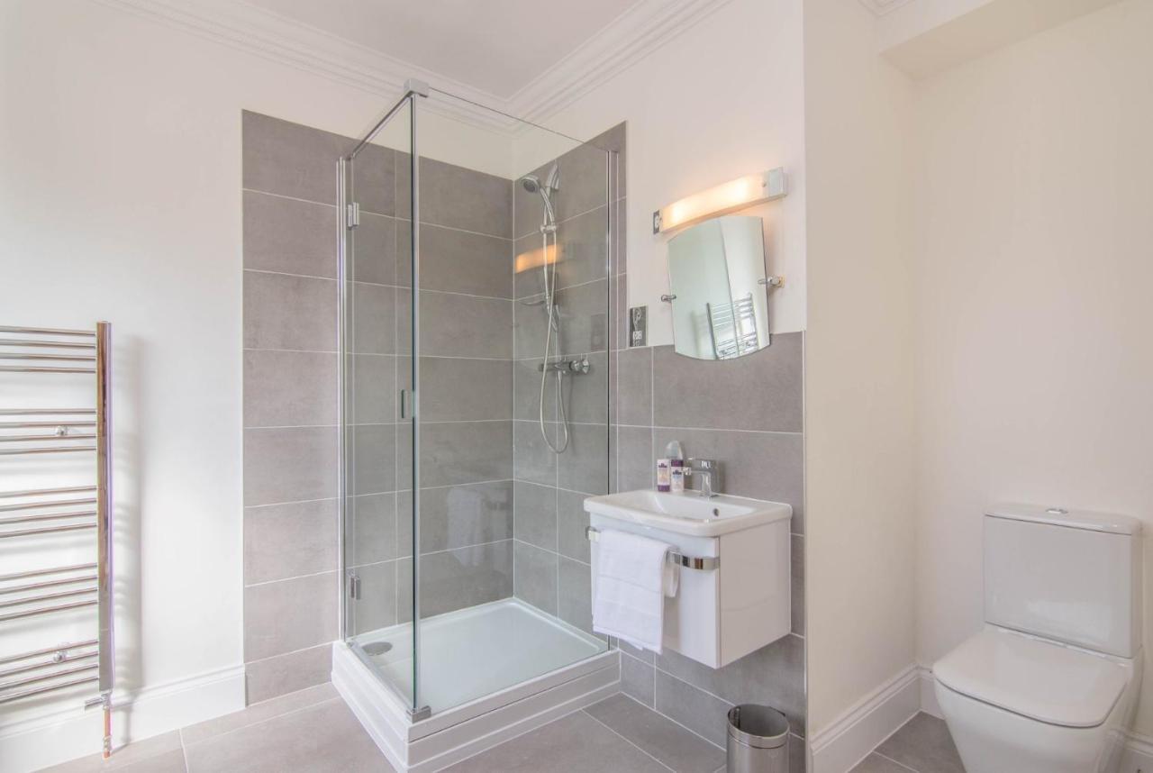 Jubilee Mansions 5* Retreat Peterborough Exterior photo